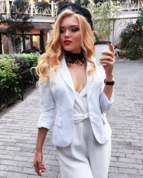 АЛЕКСАНДРА, 22